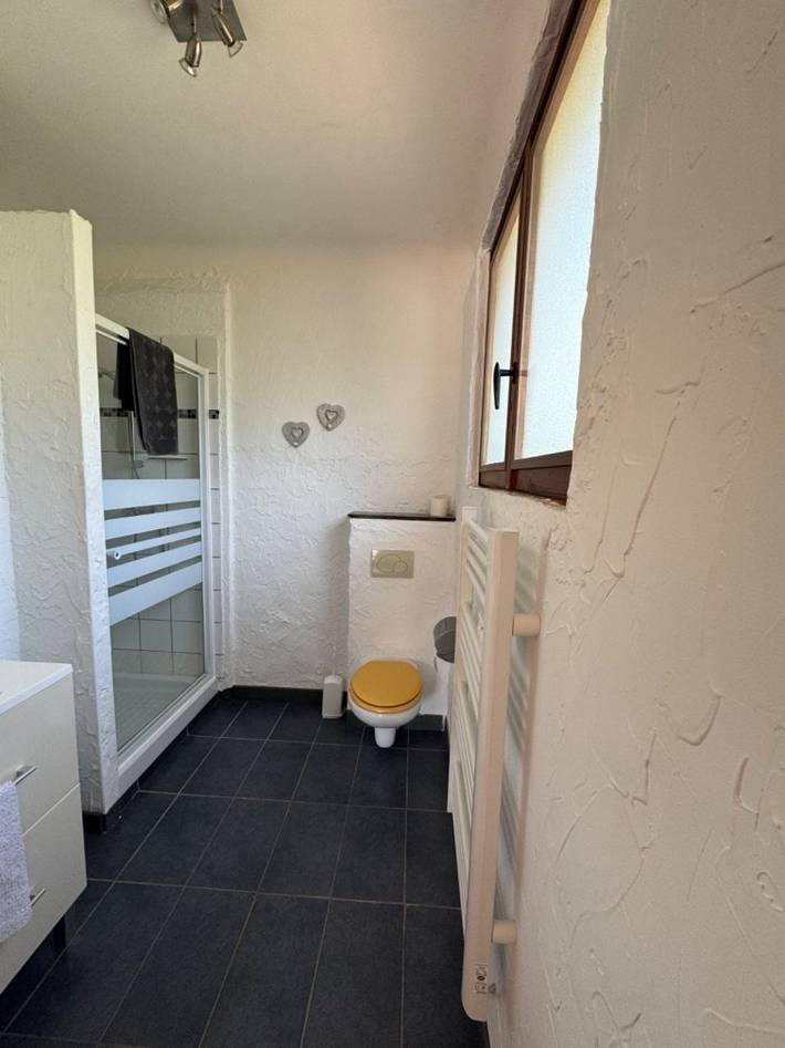 Ferienwohnung für 2 Personen, mit Ausblick und Terrasse sowie Garten in Castellane - 4