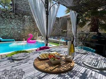 Gîte pour 8 personnes, avec piscine et jardin à Laugnac