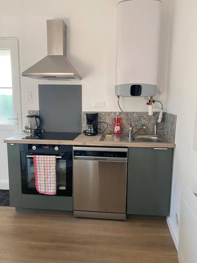 Location de vacances pour 2 personnes, avec vue et terrasse dans Saint-Priest-Taurion - 4