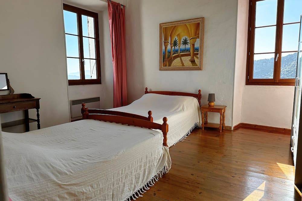 Ganze Wohnung, Unabhängige Wohnung im zweiten Stock eines historischen Hauses in Monticello in Monticello, Calvi und Umgebung