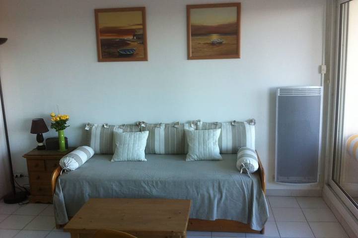 Gîte pour 4 personnes, avec piscine ainsi que jacuzzi et terrasse dans Base Nature François Léotard - 2