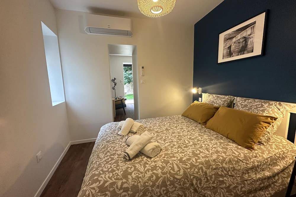 Casa ideal para 2 parejas en el centro de Moulins con patio compartido y comodidades completas in Moulins, Allier (desambiguación)