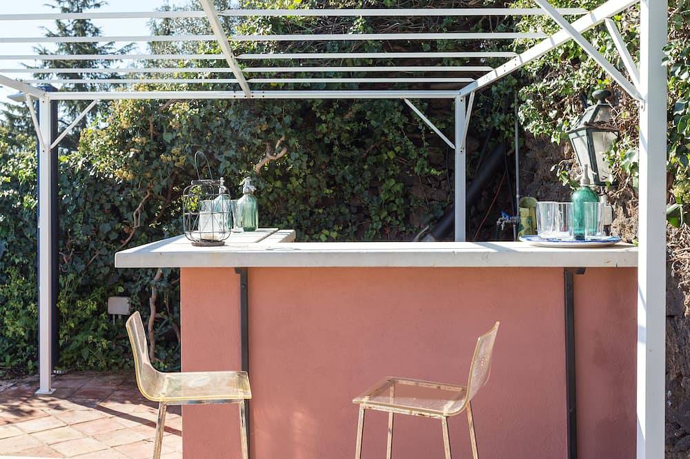 Villa Vanisia in Nizzeti, Aci Castello