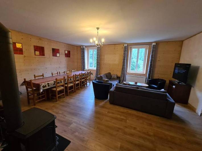 Location de vacances pour 11 personnes, avec vue et terrasse à Saint-Maurice-Crillat - 3