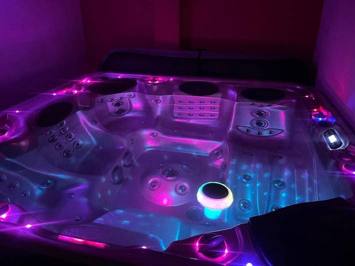 Gîte pour 2 personnes, avec piscine et jardin ainsi que terrasse et jacuzzi à Paulhan (Hérault) - 4