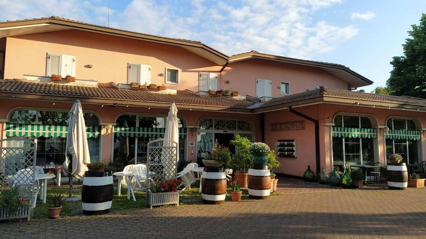 Appartamento per 2 persone, con Terrazza e Idromassaggio nonché Giardino a San Giovanni Lupatoto