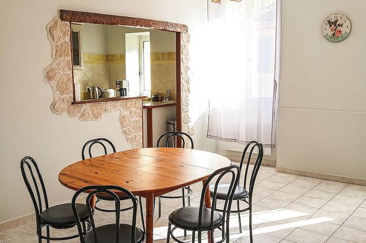 Gîte pour 6 personnes, animaux acceptés à Cruis