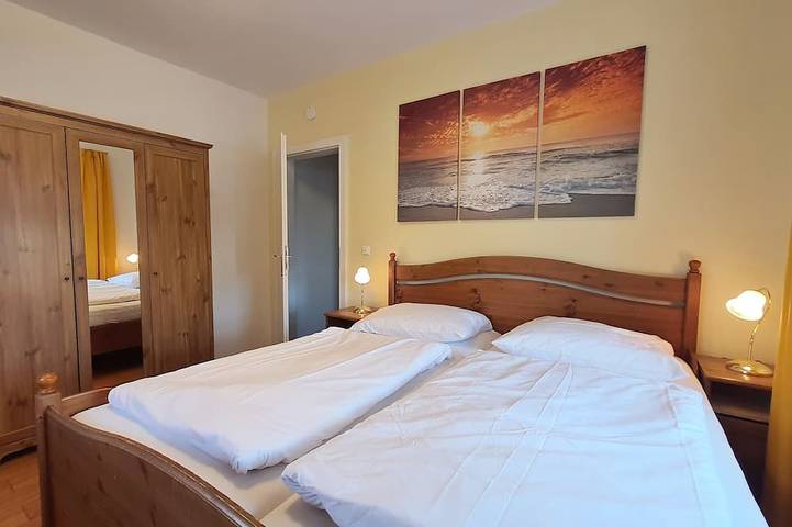 Entire apartment, Comfortable, very quiet and sunny apartment. Only 5 minutes to the Silbersee in St. Magdalen (Villach), Villach