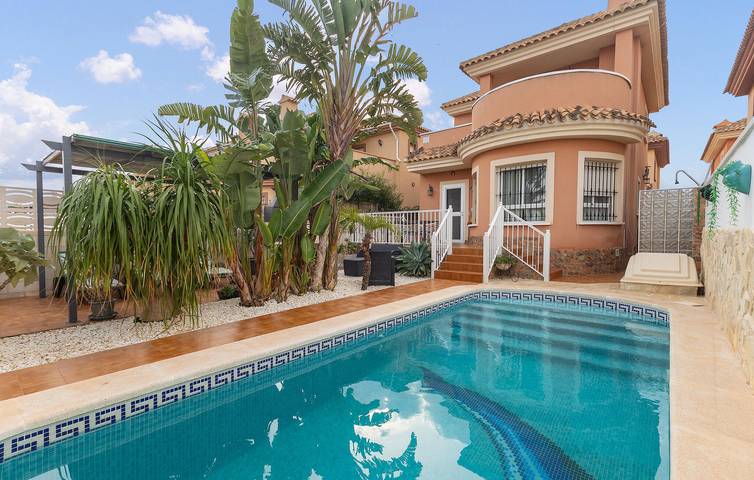 Holiday home for 6 people, with terrace and pool - 1