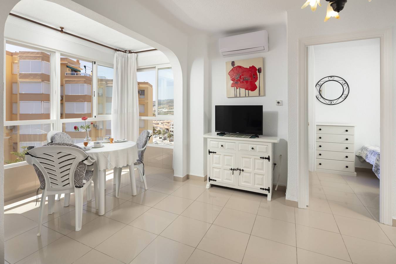 Apartamento entero, Apartamento 'Bloque 78' con vistas al mar, piscina compartida y Wi-Fi in Torrox Costa, Torrox