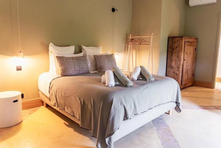 Maison d’hôte pour 3 personnes, avec piscine ainsi que jardin et jacuzzi à La Garde-Adhémar - 3