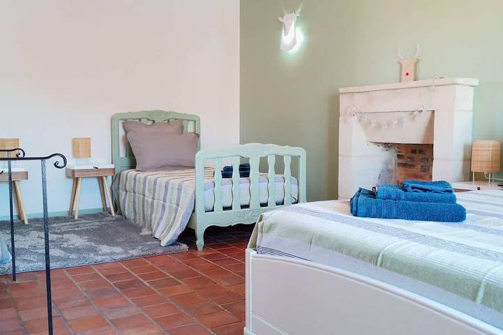 Location de vacances pour 6 personnes, avec jardin et terrasse à Braye-sous-Faye - 4