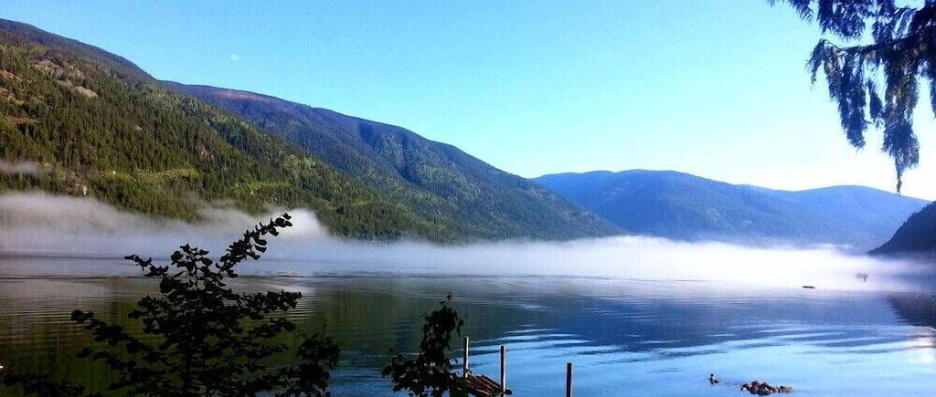 Ganze Wohnung, Cali Suite ~ Ein eleganter Rückzugsort mit Blick auf den wunderschönen Kootenay Lake. in Whitewater Ski Resort