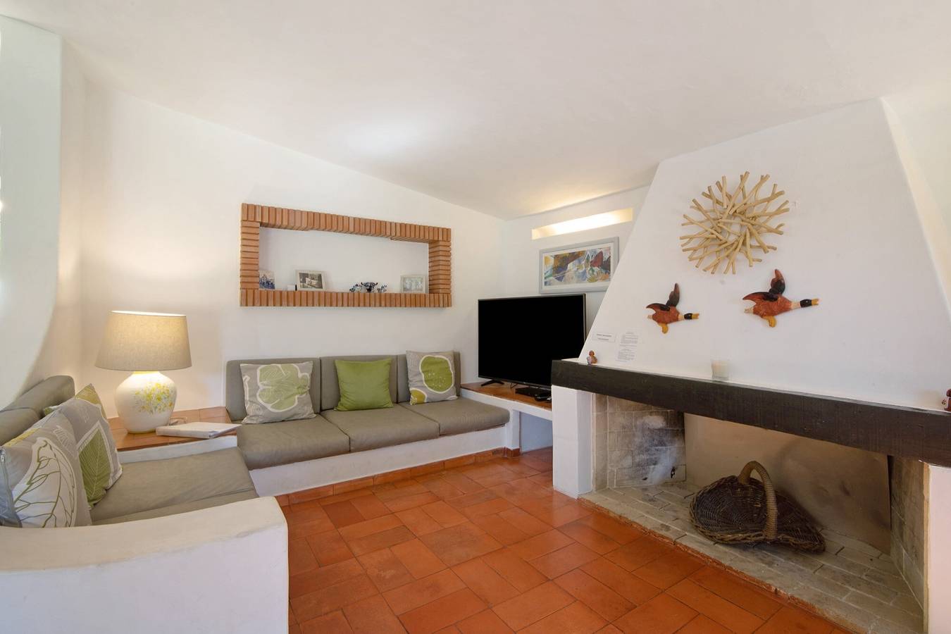 Villa 'Quinta da Balaia' close to the Sea with Pool & Wi-Fi in Albufeira, Faro District