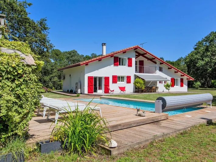 Chalet para 8 personas, con piscina además de terraza y vistas al lago - 1