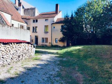 Gîte pour 2 personnes, avec jardin ainsi que vue et terrasse à Gray