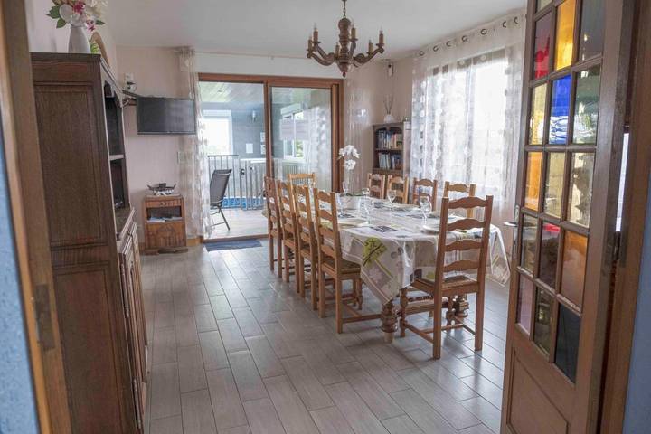 Location de vacances pour 8 personnes, avec jardin ainsi que vue et piscine, adapté aux familles dans Villers-sous-Foucarmont - 3