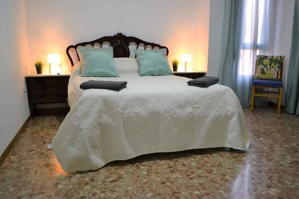 Ganze Wohnung, 1 Schlafzimmer Apartment mit Galerie Balkon Free Netflix, Klimaanlage in El Barrio, Alicante