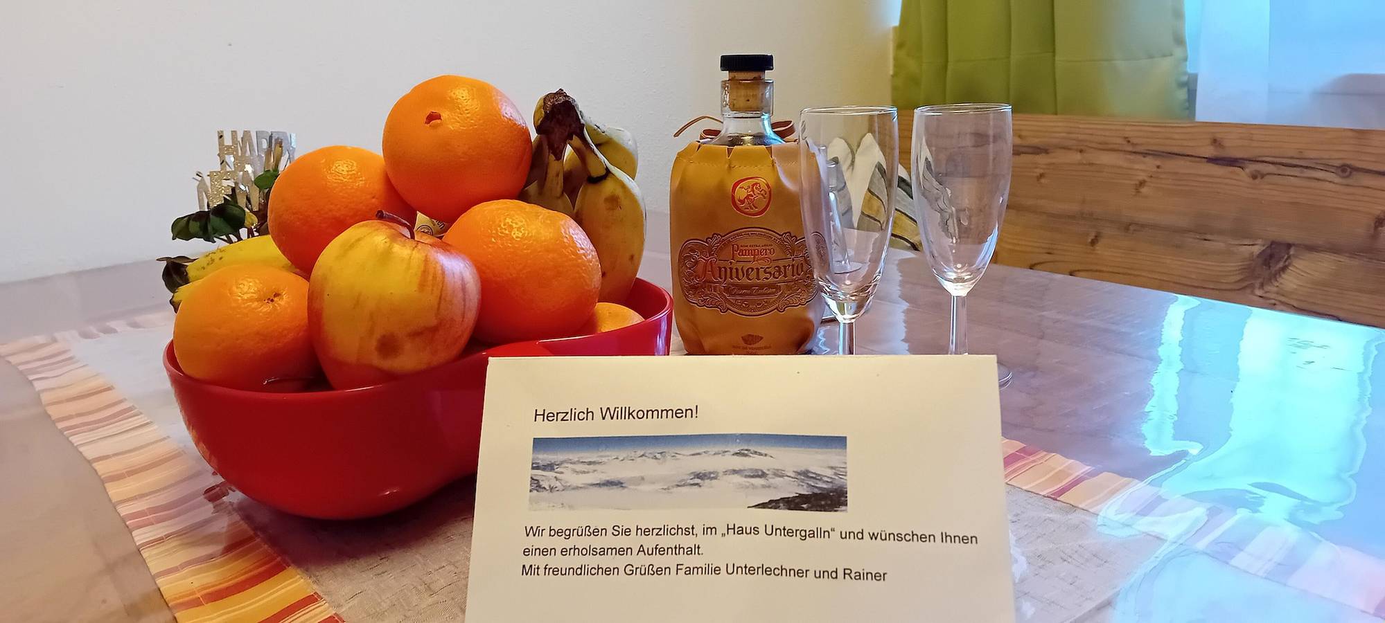 Ganze Ferienwohnung, Doppelzimmer straßenseitig in Vomp, Bezirk Schwaz