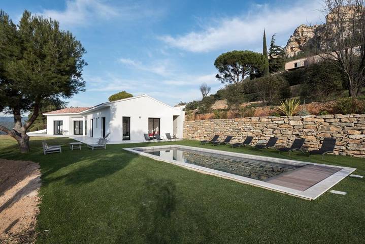 Villa für 11 Personen, mit Terrasse und Garten sowie Pool und Ausblick