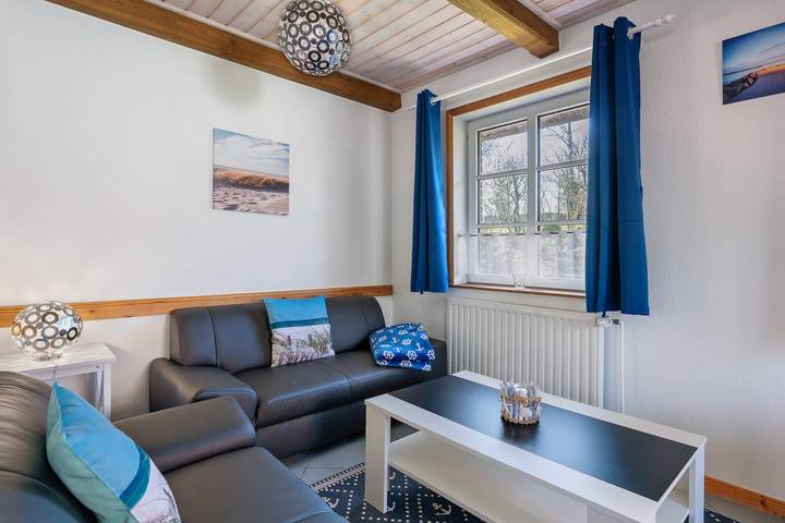 Vacation rental for 4 people, with Yard and Sauna in North Sea
