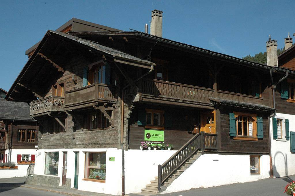 B&B La Griotte - Triple room in Chesières, Ollon (Villars-sur-Ollon)