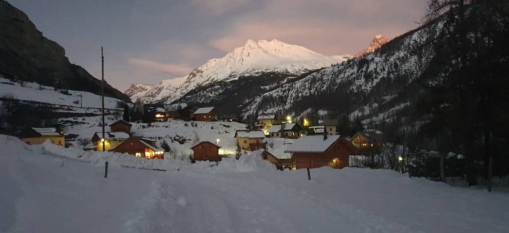 Gîte pour 6 personnes, avec balcon et jardin dans les Alpes-de-Haute-Provence - 2
