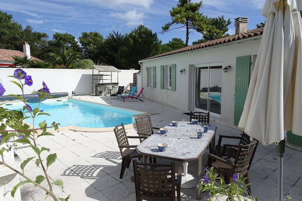 Confortable villa sur Ile de Ré, piscine et grand terrain clos in Sainte-Marie-de-Ré, Île de Ré