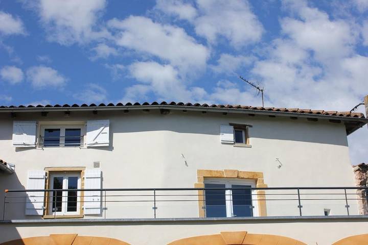 Location de vacances pour 6 personnes, avec jardin ainsi que piscine et vue à Sarcey - 3