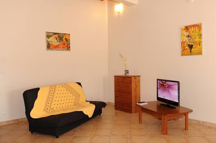Gîte pour 6 personnes, avec terrasse à Thuir - 4