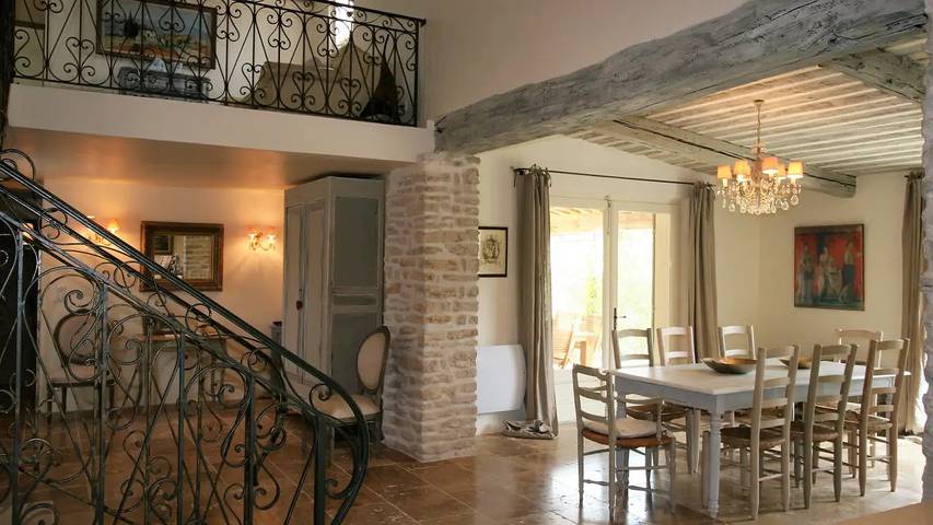 Location de vacances pour 9 personnes, avec piscine et jardin à Eygalières - 4