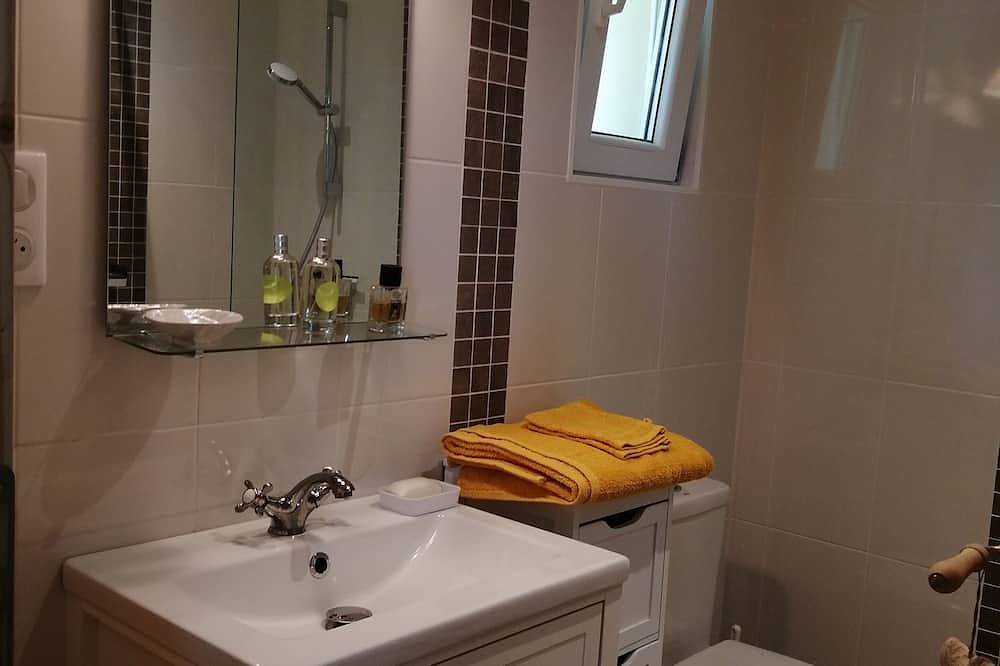 Appartement entier, Studio maisonnette en campagne ,10 mn de Sarlat in Saint-André-d'Allas, Périgord Noir