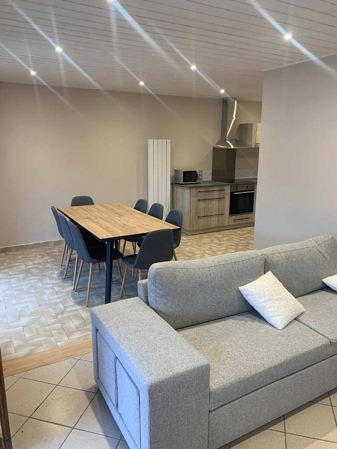 Location de vacances pour 8 personnes, avec vue ainsi que terrasse et jardin à Le Cheylard - 3