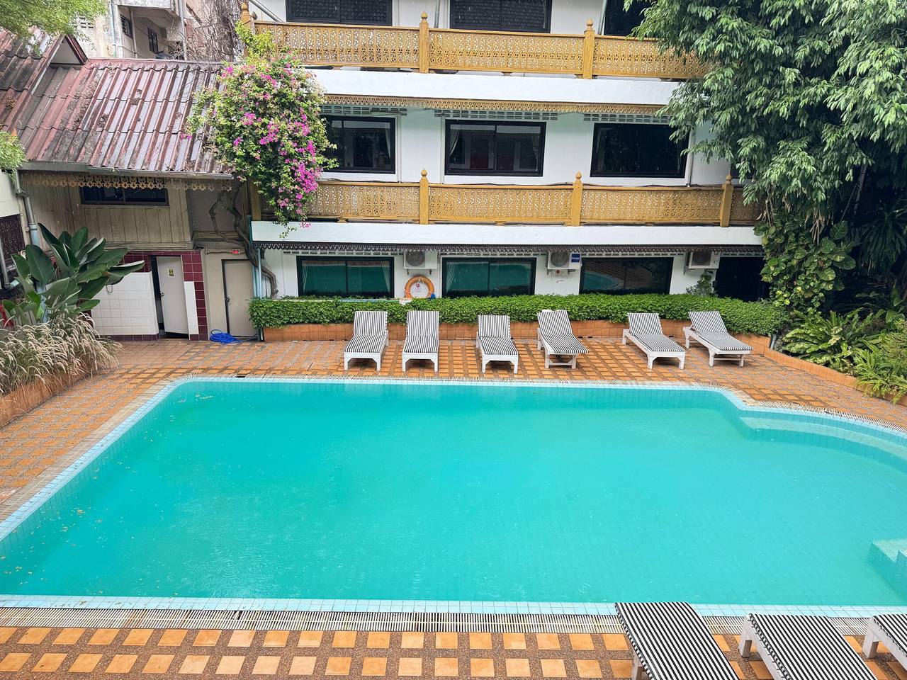Cozy Double Stay | Thai Guesthouse Charm in Chiang Mai Province