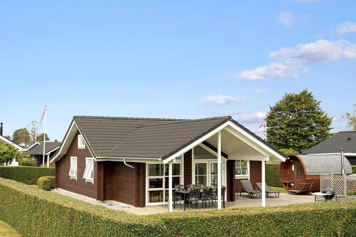 Ferienhaus für 6 Personen, mit Terrasse und Sauna in Hejlsminde