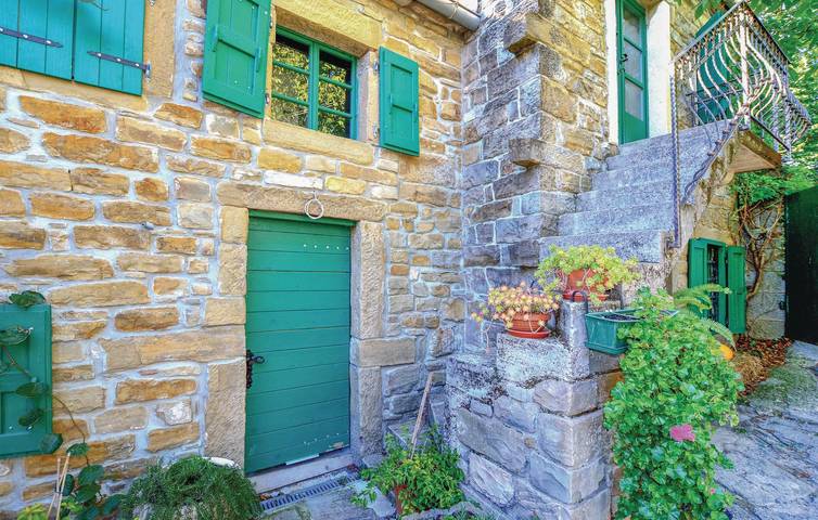 Location de vacances pour 5 personnes, avec terrasse et jardin à Koper - 3