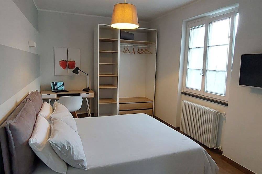 Ganze Wohnung, Fantastic farmhouse with swimming pool just a step away from Cinque Terre. in Sesta Godano, Naturpark Montemarcello-Magra-Vara