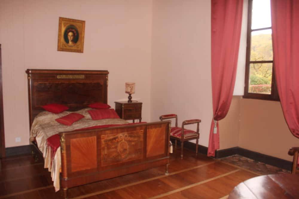 Château privé en France avec piscine pour 20 personnes in Saint-Médard-de-Presque, Lot