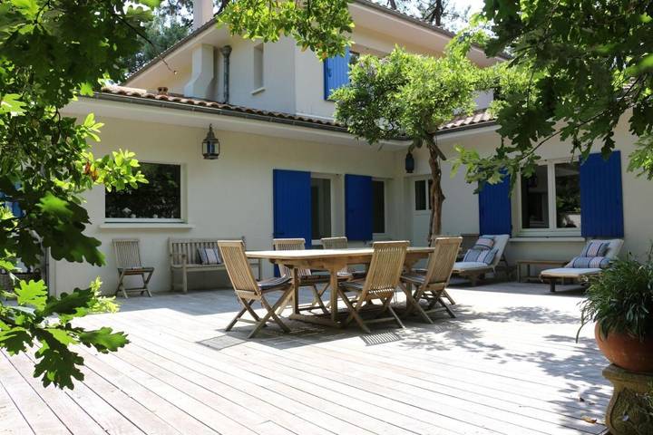 Location de vacances pour 8 personnes, avec jardin dans Plage de l'Herbe