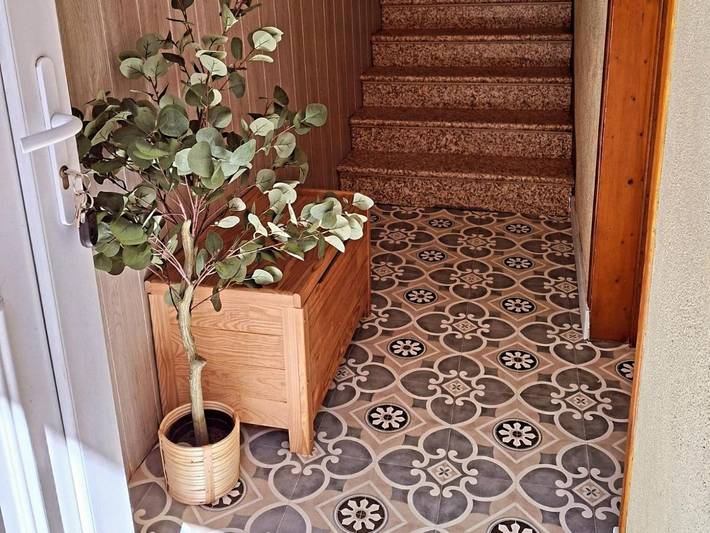 Location de vacances pour 6 personnes, avec terrasse et jardin, animaux acceptés à Rochefort-Montagne - 3