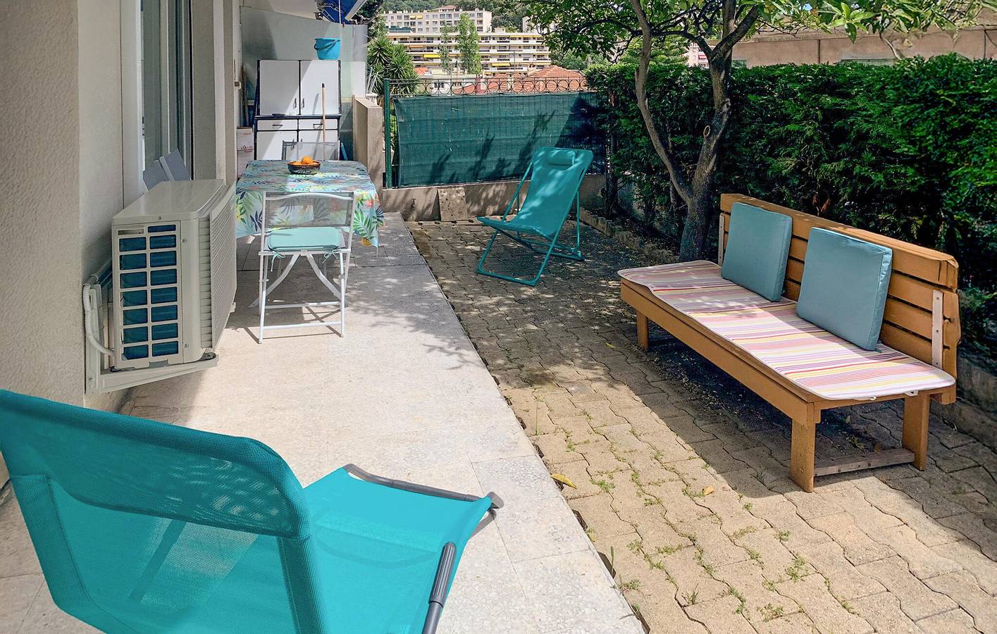 Entire holiday apartment, Beachside Terrace Apartment with Kitchen & Internet in Le Cannet, Cannes region
