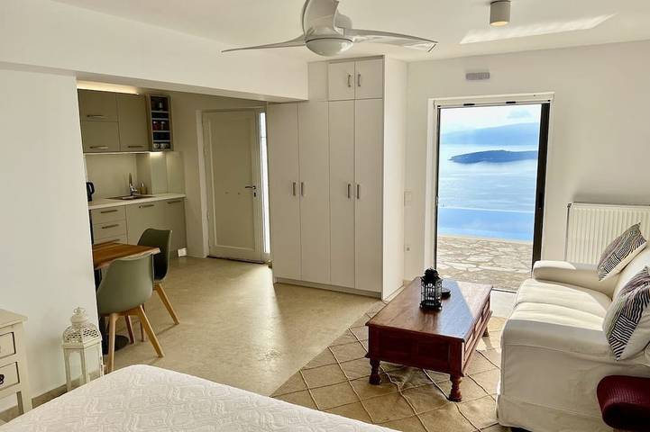 Ganze Wohnung, Einzigartiges Apartment für 2 , privater Infinity Pool, spektakulärer Meerblick in Lasithi