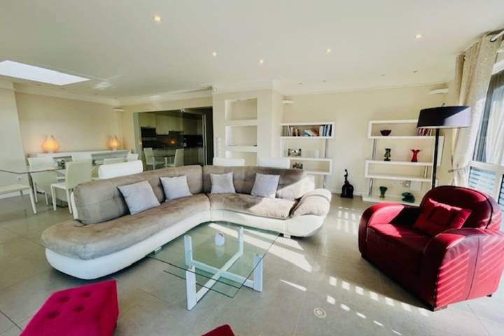 Gîte pour 6 personnes, avec piscine et balcon, adapté aux familles dans Port des Minimes - 2