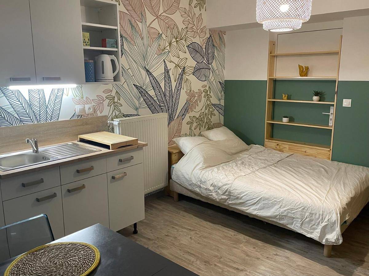 Appartement entier, One-Bedroom Apartment in Dury, Région d'Amiens