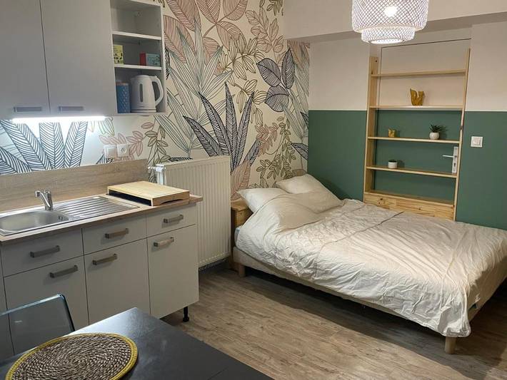 Gîte pour 2 personnes, avec jardin à Dury