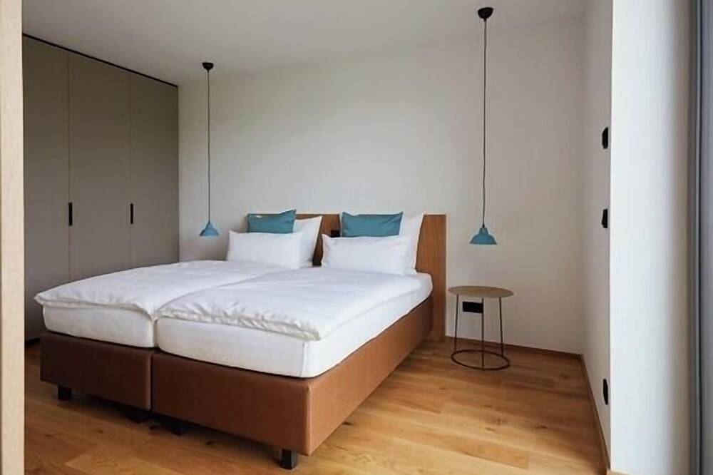 Ganze Wohnung, Familien-Apartment Storchennest, 66qm, 2 Schlafzimmer, 1 Wohn-/Schlafzimmer, Balkon, max. 6 Personen in Singen, Hegau