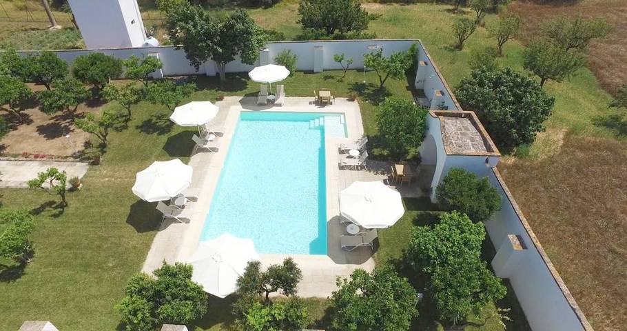 Casa vacanza per 2 persone, con Idromassaggio e Terrazza nonché Giardino e Piscina a Cutrofiano