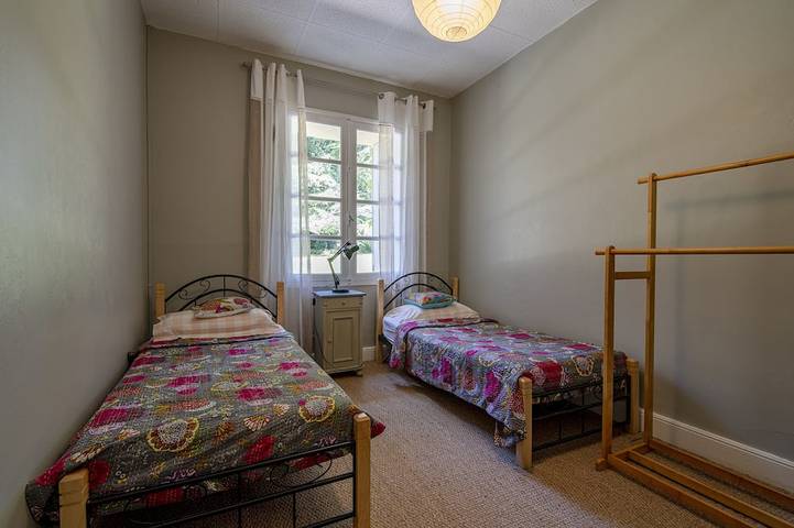 Location de vacances pour 6 personnes, avec terrasse ainsi que jardin et piscine à Montréal (Gers) - 4