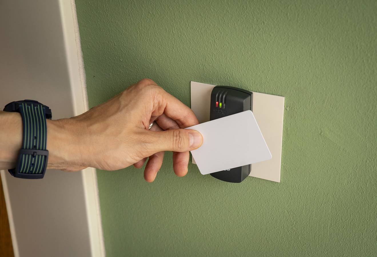 Entire apartment, Holiday Apartment "6" with Lake View, Shared Pool & Wi-Fi in Comune di Carlazzo, Lago di Lugano (Italy)