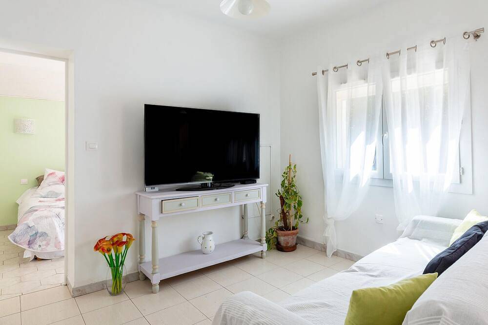 2 bedroom beautiful home in Miramas in Miramas, Istres region